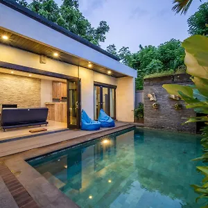 Viros Luxury 2br Private Pool Villa Jimbaran